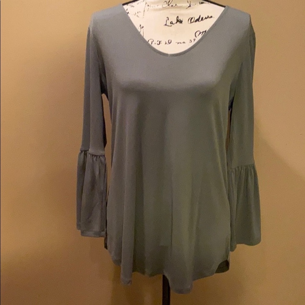 Ann Taylor green top with bell sleeves M NWT